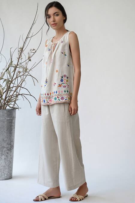 Umbar_White Cotton Linen Round Embroidered Top_Online_at_Aza_Fashions