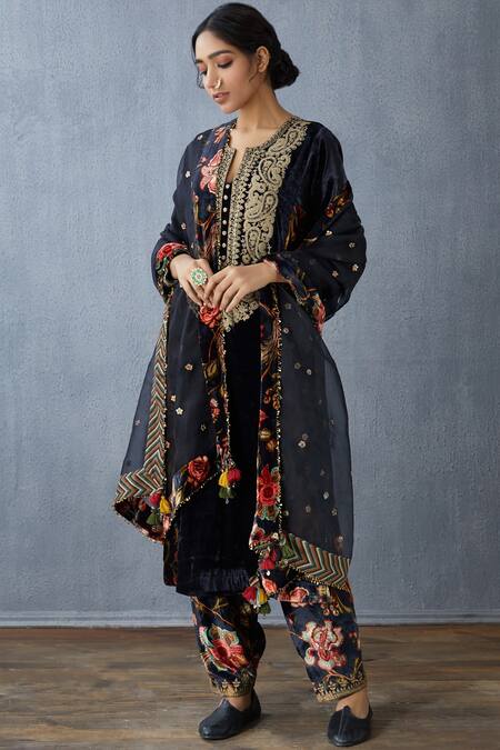 Torani_Black Embellished Silk Velvet Dupatta_Online_at_Aza_Fashions