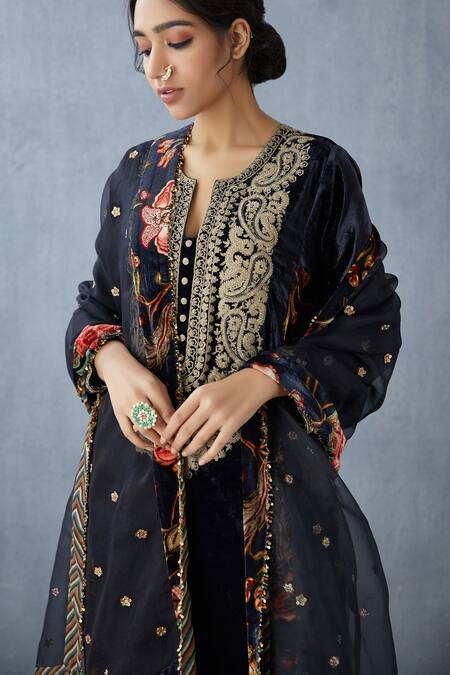 Buy_Torani_Black Embellished Silk Velvet Dupatta_Online_at_Aza_Fashions