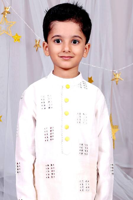 Kirti Agarwal - Pret N Couture_Off White Chanderi, Silk, Acrylic Mirrors Embellished Kurta Set_Online_at_Aza_Fashions