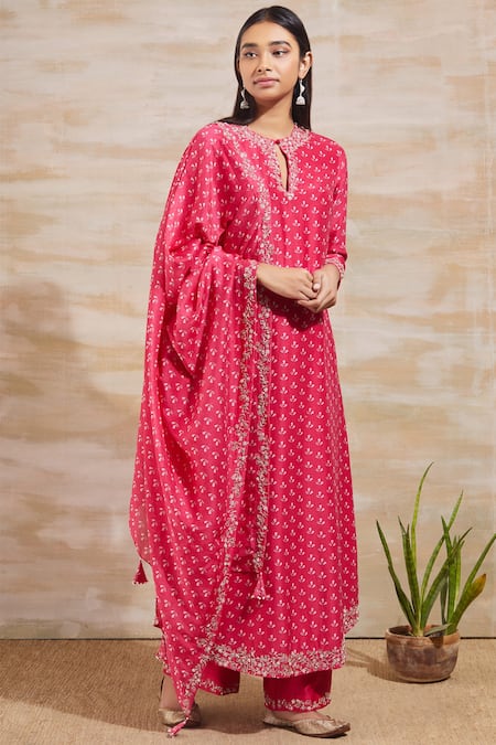 Sana Barreja Pink Chanderi Round Printed Kurta Set Online at Aza Fashions Sana Barreja_Pink Chanderi Round Printed Kurta Set _Online_at_Aza_Fashions