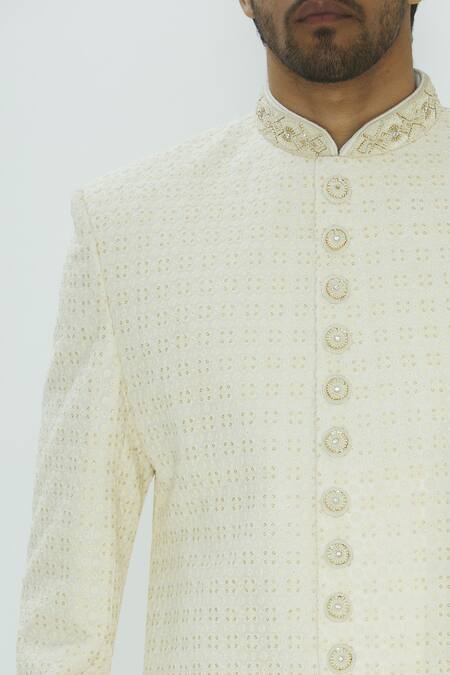Aryavir Malhotra_White Chikankari Sherwani Set _at_Aza_Fashions