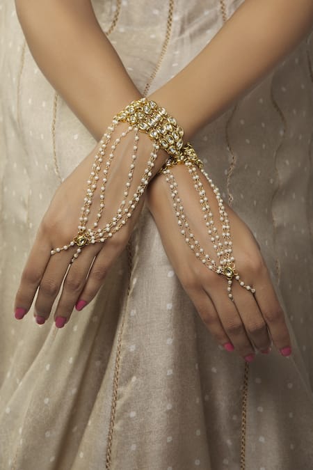 Just Shradha's Kundan Haathphool Set 