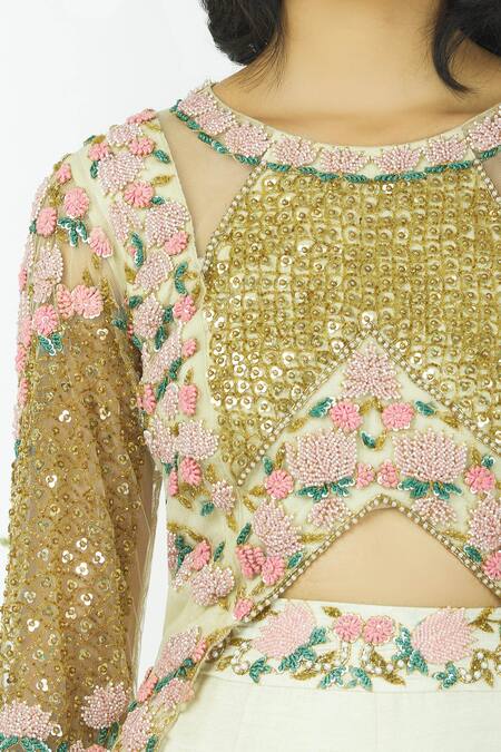 Neha Mehta Couture White Silk Round Lehenga Set at Aza Fashions Neha Mehta Couture_White Silk Round Lehenga Set _at_Aza_Fashions