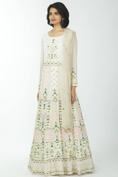 Neha Mehta Couture White Lucknowi Round Anarkali With Dupatta Online at Aza Fashions Neha Mehta Couture_White Lucknowi Round Anarkali With Dupatta _Online_at_Aza_Fashions