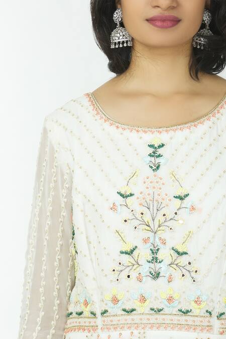 Neha Mehta Couture White Lucknowi Round Anarkali With Dupatta at Aza Fashions Neha Mehta Couture_White Lucknowi Round Anarkali With Dupatta _at_Aza_Fashions