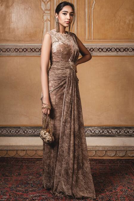 Tarun Tahiliani_Gold Foil Crinkle Tulle Round Pre-draped Saree Gown _Online_at_Aza_Fashions
