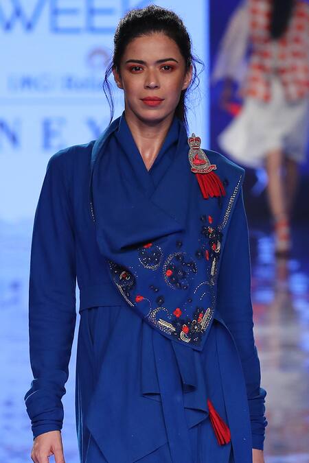 Jajaabor_Blue Cotton Slub Draped Kurta_Online_at_Aza_Fashions