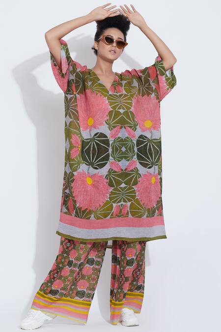Buy Aartivijay Gupta Green Printed Tunic Online at Aza Fashions Buy_Aartivijay Gupta_Green Printed Tunic_Online_at_Aza_Fashions