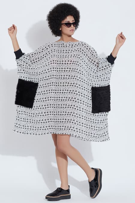 Aartivijay Gupta_White Printed Kaftan_Online_at_Aza_Fashions