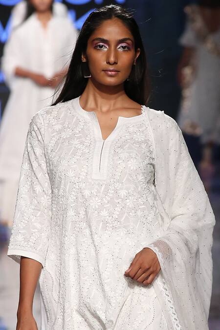 House Of Kotwara_White Lawn Cotton Round Chikan Kamdani Kurta Palazzo Set  _Online_at_Aza_Fashions