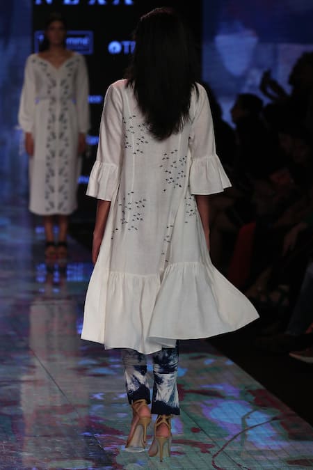 Shop_House Of Kotwara_Blue Cotton Linen Sweetheart Neck Tie Dye Jacket Pant Set _at_Aza_Fashions