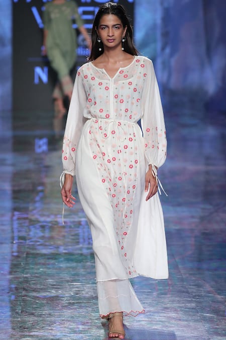House Of Kotwara_White Kurta Mulmulpalazzo Cambric Split Chikankari Palazzo Set _Online_at_Aza_Fashions