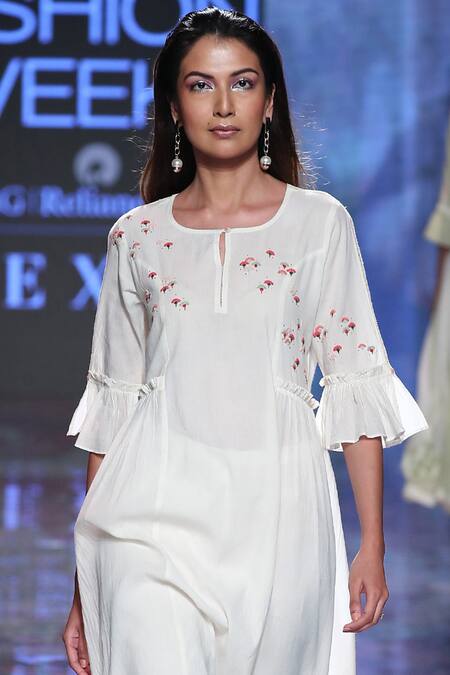 House of Kotwara_White Cambric Round Chikan Kamdani Kurta Set  _Online_at_Aza_Fashions