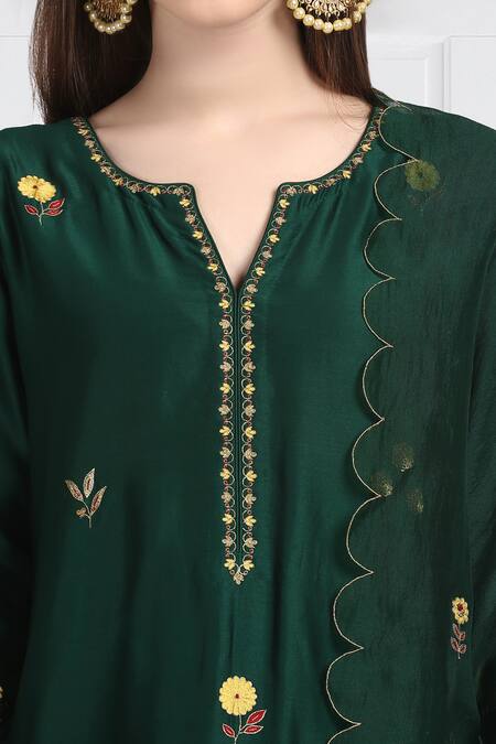 Label Earthen Green Silk, Organza, Chanderi Sequins, Embroidery Floral Kurta Set For Kids at Aza Fashions Label Earthen_Green Silk, Organza, Chanderi Sequins, Embroidery Floral Kurta Set For Kids_at_Aza_Fashions