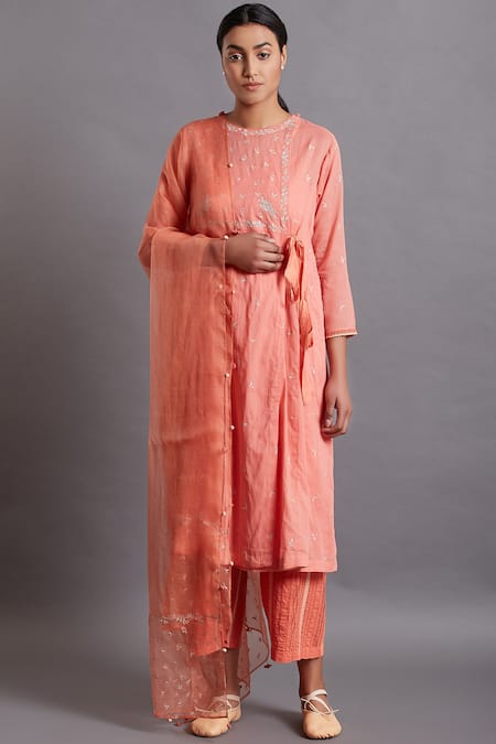 Shop Shades Of India Pink Silk Dupatta at Aza Fashions Shop_Shades Of India_Pink Silk Dupatta_at_Aza_Fashions