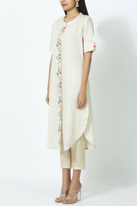 Buy_Samyukta Singhania_White Cotton Embroidery Round Neck Floral Off Kurta_Online_at_Aza_Fashions