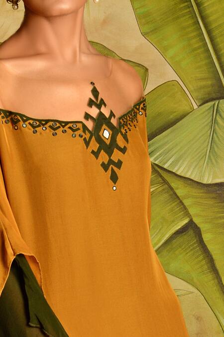 Malini Ramani_Yellow Flat Chiffon Double Layered Kaftan_Online_at_Aza_Fashions