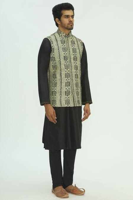 Sharbari Studio_Beige Tussar Silk Bundi _Online_at_Aza_Fashions