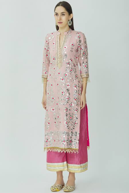 Kunwarani Ritu Pink Georgette Notched Embellished Kurta Set Online at Aza Fashions Kunwarani Ritu_Pink Georgette Notched Embellished Kurta Set _Online_at_Aza_Fashions