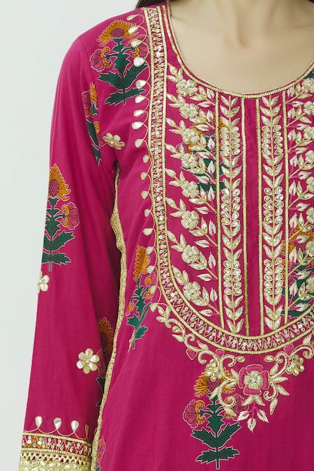 Kunwarani Ritu Pink Muslin U Neck Printed Kurta Sharara Set at Aza Fashions Kunwarani Ritu_Pink Muslin U Neck Printed Kurta Sharara Set _at_Aza_Fashions