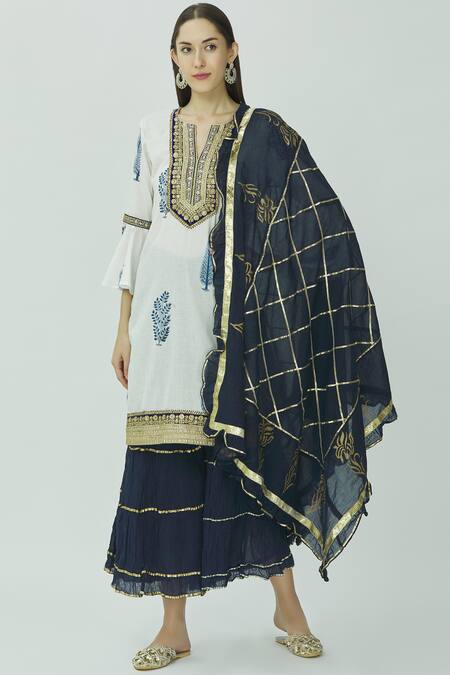 Kunwarani Ritu White Mulmul Notched Embellished Kurta Sharara Set Online at Aza Fashions Kunwarani Ritu_White Mulmul Notched Embellished Kurta Sharara Set _Online_at_Aza_Fashions