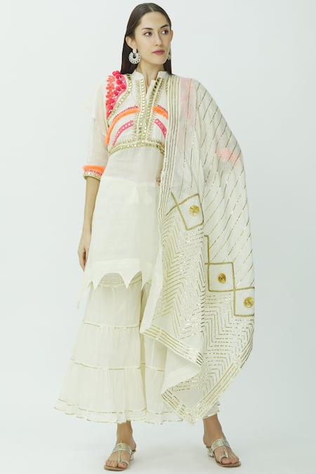 Kunwarani Ritu_White Mulmul Band Collar Embroidered Kurta Sharara Set  _Online_at_Aza_Fashions