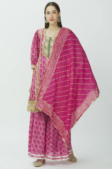 Kunwarani Ritu_Pink Cotton U Neck Printed Kurta Sharara Set  _Online_at_Aza_Fashions