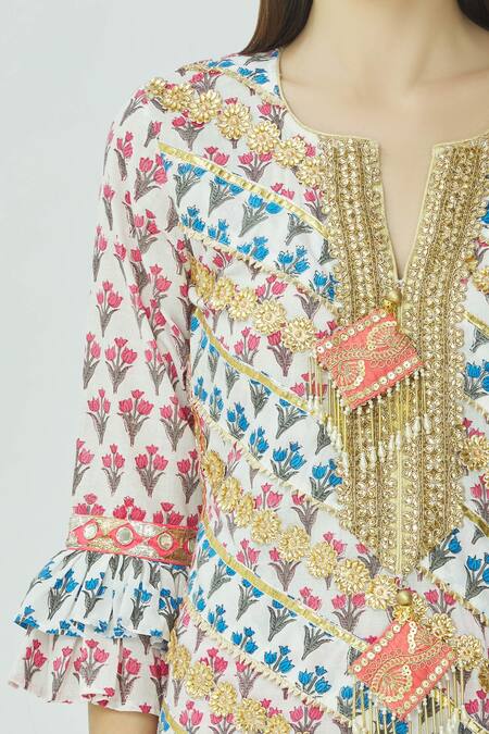 Kunwarani Ritu_White Cotton Split Printed Kurta Set  _at_Aza_Fashions