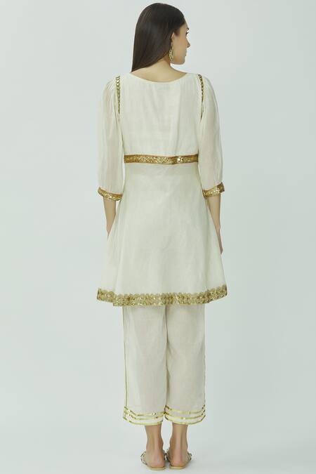 Kunwarani Ritu Cotton Embellished Kurta Set 