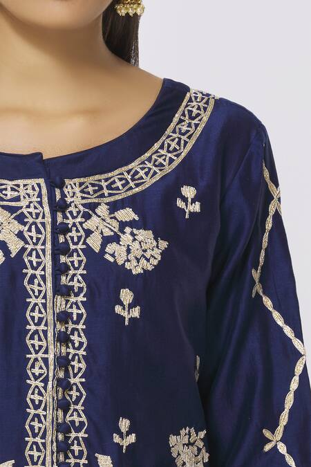 Shyam Narayan Prasad_Blue Chanderi Embroidered Kurta Set_at_Aza_Fashions
