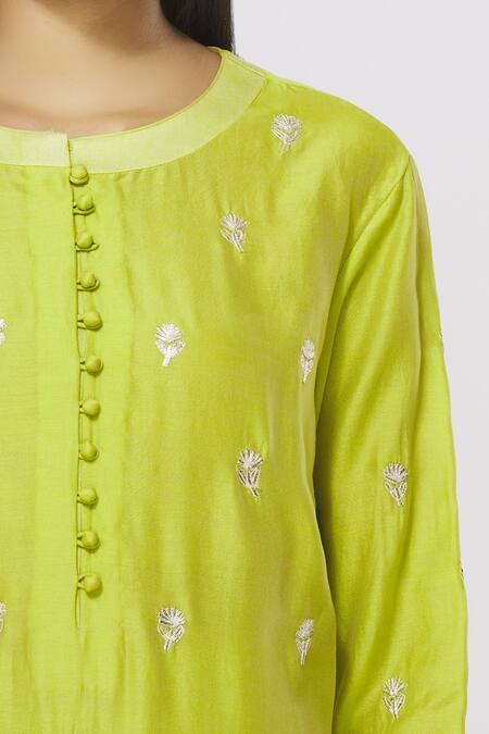 Shyam Narayan Prasad_Green Chanderi Embroidered Kurta Set_at_Aza_Fashions