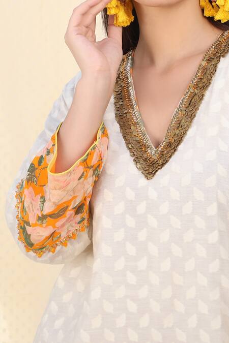 Shop_Nikasha_White Gauze, Jamdani V Neck Printed Kurta Set _Online_at_Aza_Fashions