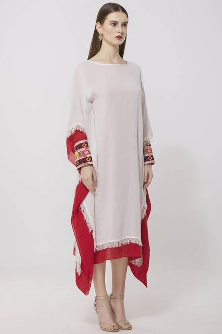 Neha Gursahani White Crinkle, Mulmul Boat Double Layered Kaftan Dress Online at Aza Fashions Neha Gursahani_White Crinkle, Mulmul Boat Double Layered Kaftan Dress _Online_at_Aza_Fashions