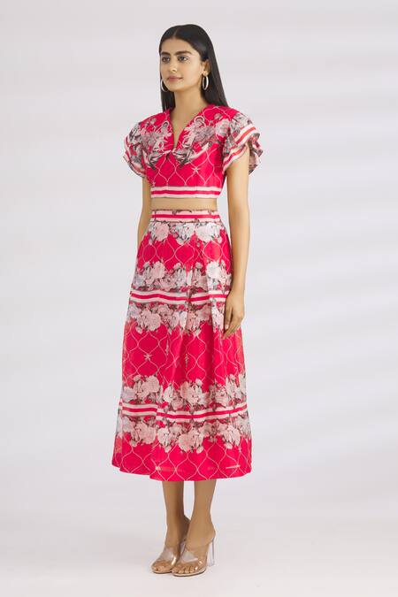 Buy MR. Ajay Kumar Red Cotton Satin Lycra V Neck Printed Crop Top Online at Aza Fashions Buy_MR. Ajay Kumar_Red Cotton Satin Lycra V Neck Printed Crop Top _Online_at_Aza_Fashions