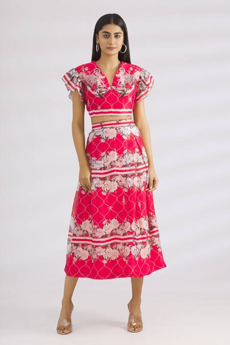 Shop MR. Ajay Kumar Red Cotton Satin Lycra V Neck Printed Crop Top Online at Aza Fashions Shop_MR. Ajay Kumar_Red Cotton Satin Lycra V Neck Printed Crop Top _Online_at_Aza_Fashions