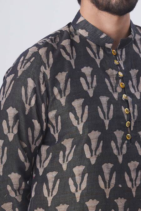 Gaurav Katta_Black Silk Tie Dye Kurta _at_Aza_Fashions