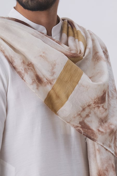 Shop Gaurav Katta White Chanderi Tie And Dye Stole at Aza Fashions Shop_Gaurav Katta_White Chanderi Tie And Dye Stole_at_Aza_Fashions