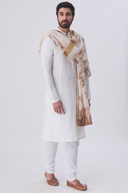 Gaurav Katta White Chanderi Tie And Dye Stole Online at Aza Fashions Gaurav Katta_White Chanderi Tie And Dye Stole_Online_at_Aza_Fashions