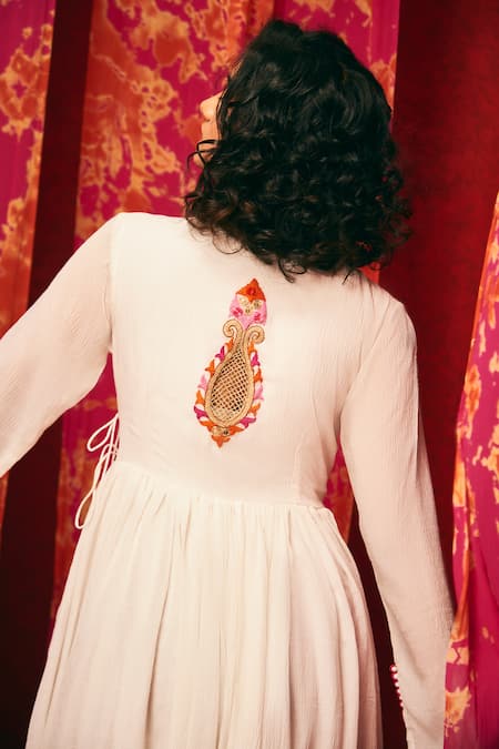 Nadima Saqib White Viscose Cotton Round Embroidered Anarkali Online at Aza Fashions Nadima Saqib_White Viscose Cotton Round Embroidered Anarkali _Online_at_Aza_Fashions