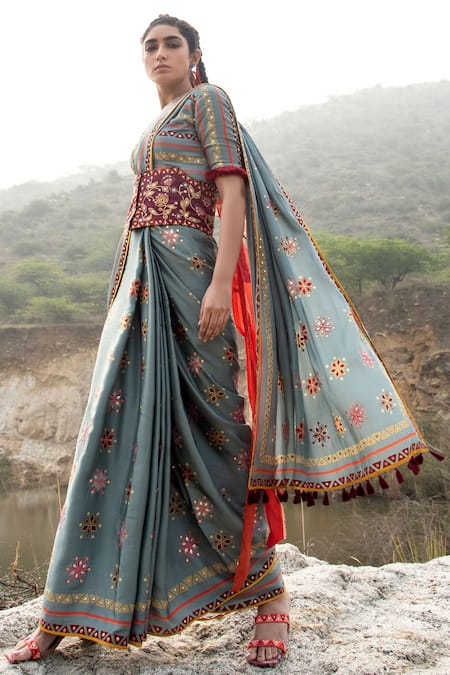 Shop_Swati Vijaivargie_Grey Bamber Satin V Neck Printed Saree With Blouse _at_Aza_Fashions