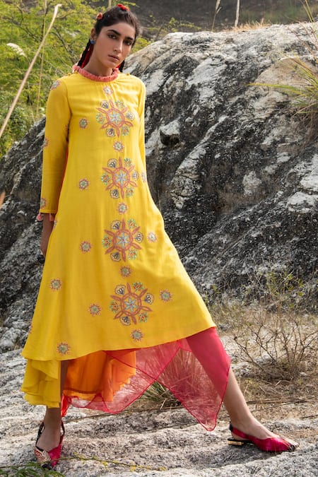 Swati Vijaivargie Embellished Asymmetric Kurta 