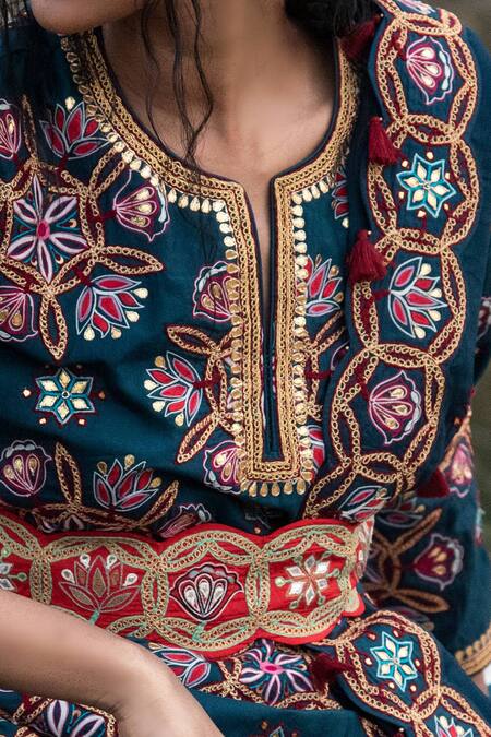 Swati Vijaivargie Blue Silk Notched Kurta Sharara Set Online at Aza Fashions Swati Vijaivargie_Blue Silk Notched Kurta Sharara Set _Online_at_Aza_Fashions