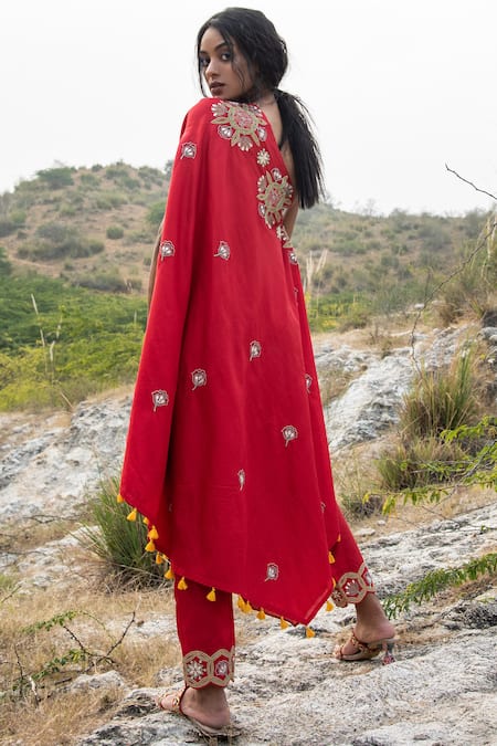Shop Swati Vijaivargie Red Silk Asymmetric One Shoulder Kurta Set at Aza Fashions Shop_Swati Vijaivargie_Red Silk Asymmetric One Shoulder Kurta Set _at_Aza_Fashions