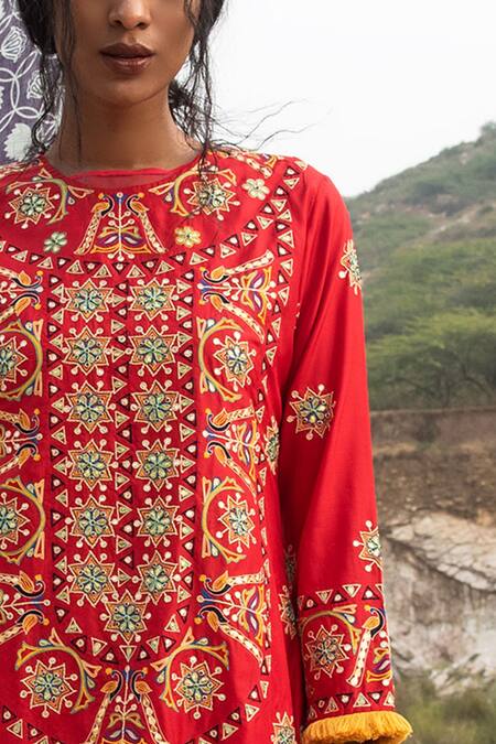 Buy Swati Vijaivargie Red Silk Round Embellished Kurta Online at Aza Fashions Buy_Swati Vijaivargie_Red Silk Round Embellished Kurta _Online_at_Aza_Fashions