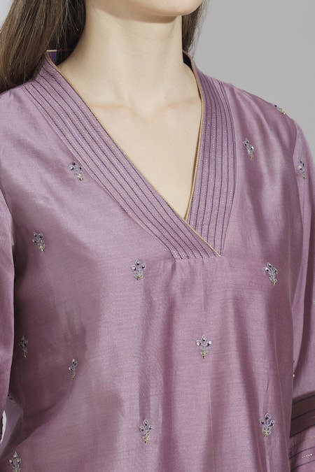 Poonam Dubey_Purple Chanderi Silk V Neck Kurta Palazzo Set _at_Aza_Fashions