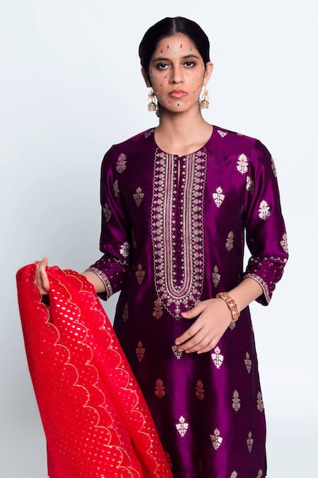 Label Earthen_Purple Banarasi, Chanderi , Organza Kurta Set _Online_at_Aza_Fashions