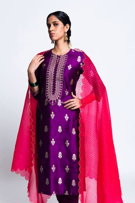 Label Earthen Banarasi Kurta Set 