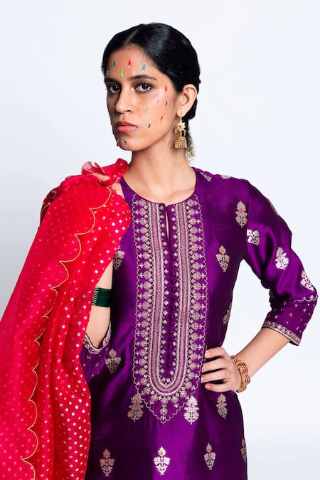 Label Earthen_Purple Banarasi, Chanderi , Organza Kurta Set _at_Aza_Fashions