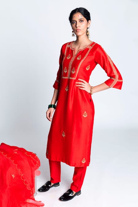 Shop Label Earthen Red Chanderi , Organza Kurta Set at Aza Fashions Shop_Label Earthen_Red Chanderi , Organza Kurta Set _at_Aza_Fashions